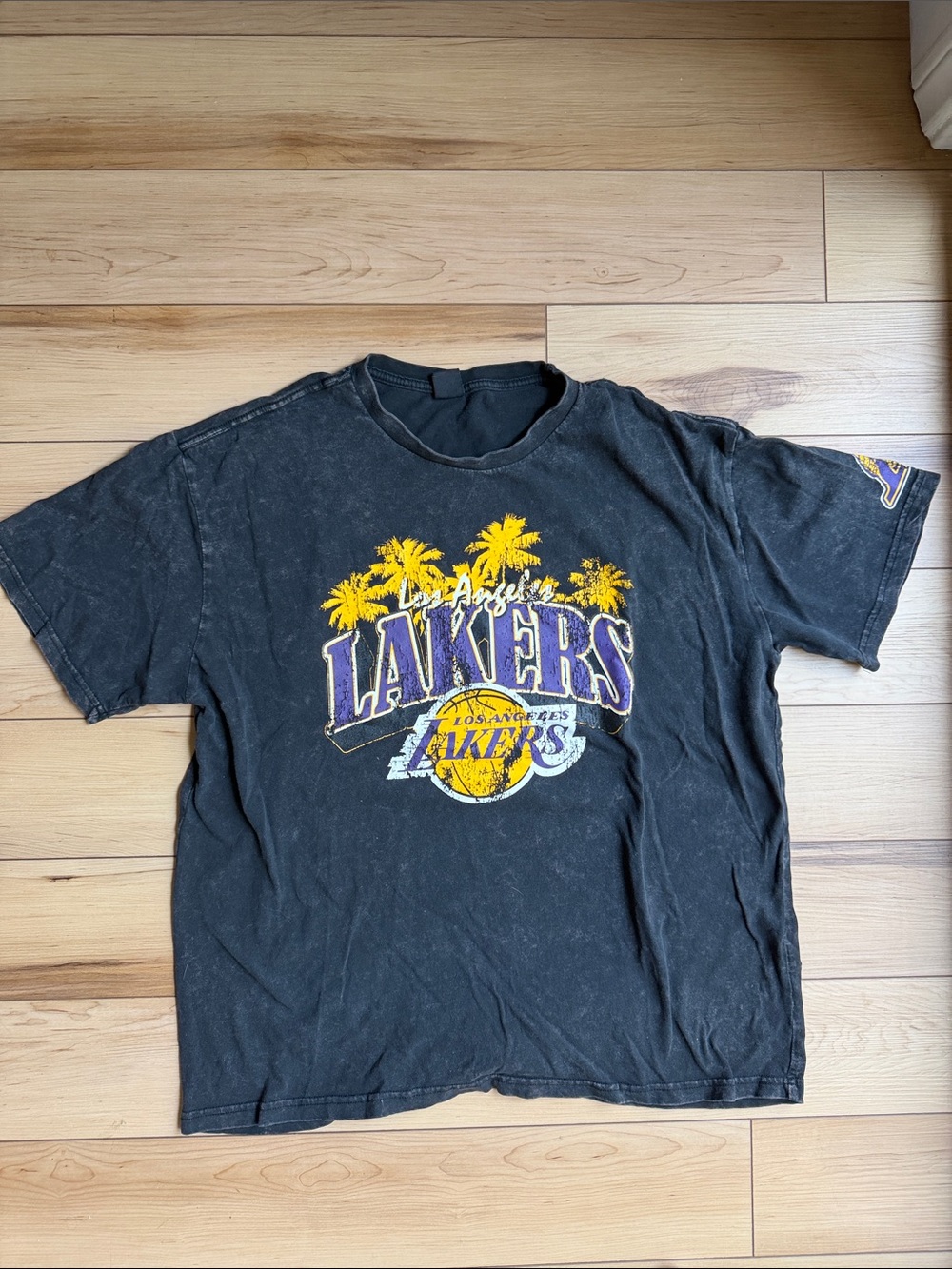Lakers Shirt Size Large